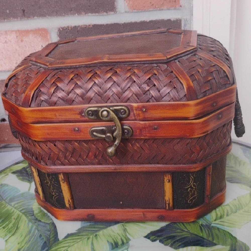 Vintage Style Woven Treasure Chest Box